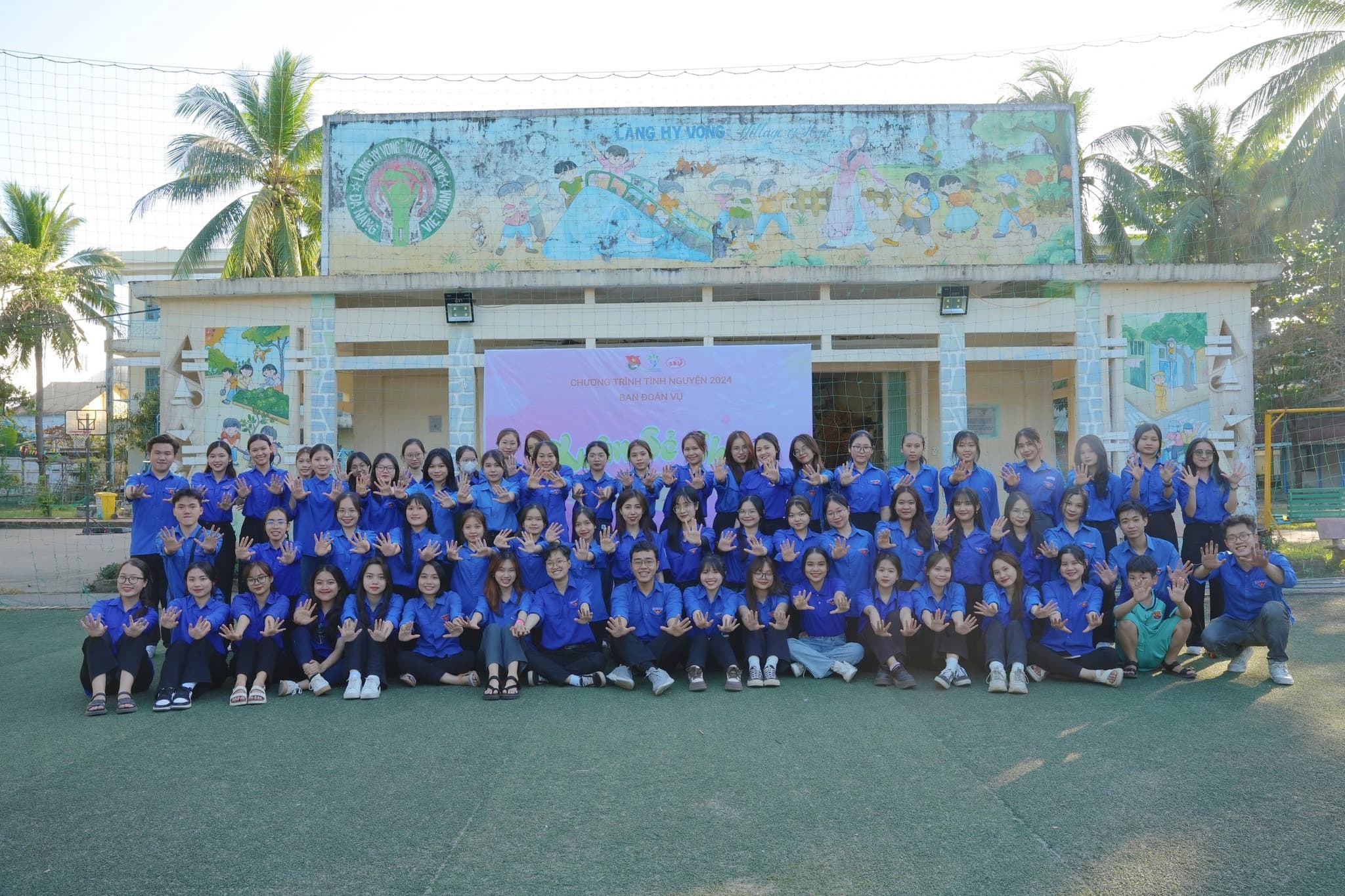 Xuân Sẻ Chia 2024